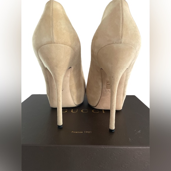 GUCCI 💥HOST PICK💥Gucci Tan Suede Peep Toe Stilettos Size EU40 with Box - Picture 8 of 12